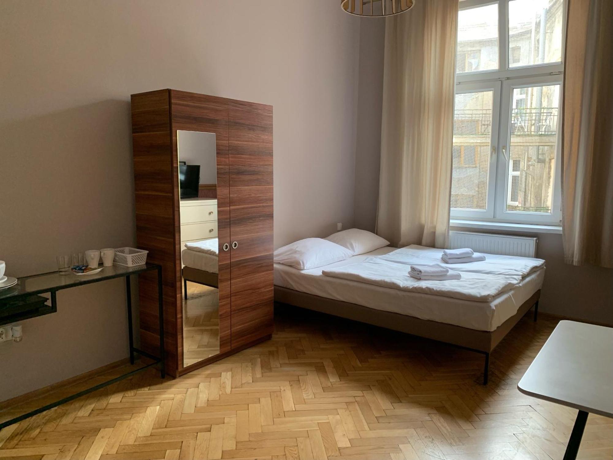 Apartament Gold Jasmine Lägenhet Kraków Exteriör bild